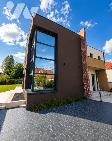 Maison 7 pièces 259 m²