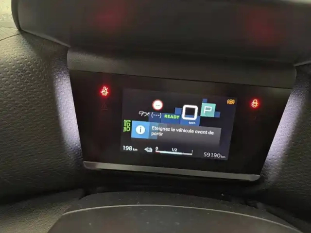 Citroën C4 e- 136 ch automatique — photo 10
