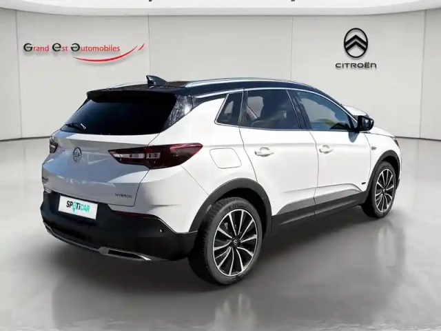 Opel Grandland X hybrid 225ch elite 10cv — photo 21