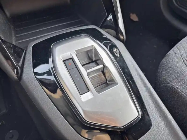 Peugeot 208 hybrid 110 ch e-dcs6 — photo 14