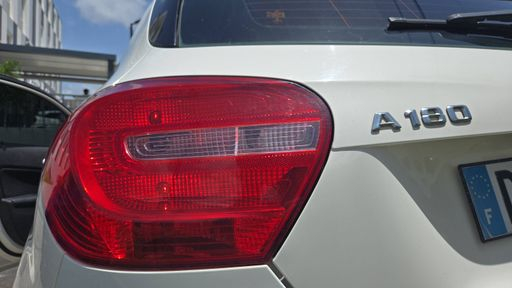 Mercedes Classe A 180 122 - Inspiration – 2015 – 84650 km – Essence – Boîte Manuelle — photo 4