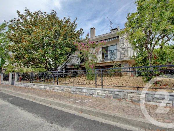 Maison 5 pièces 212 m²