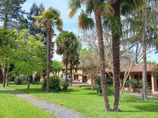 Maison 20 pièces 750 m²