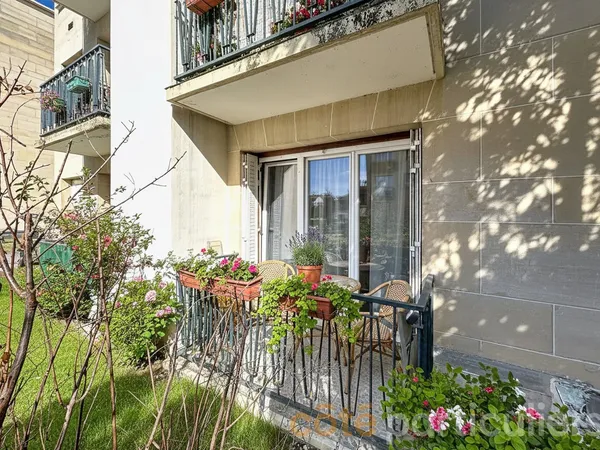 Appartement T1 pièce 30 m2, cuisine , cave.