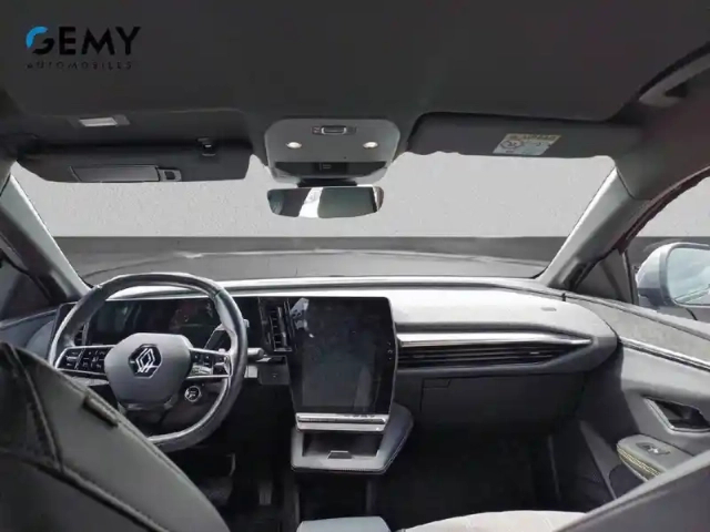 Renault Megane e-tech ev60 220 ch super charge — photo 8