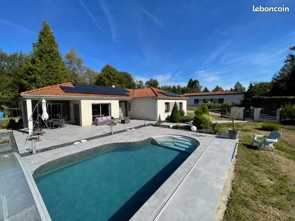 Maison de plain pieds 185m2-4chambres-piscine-2500m2 terrain- 20min de LIMOGES