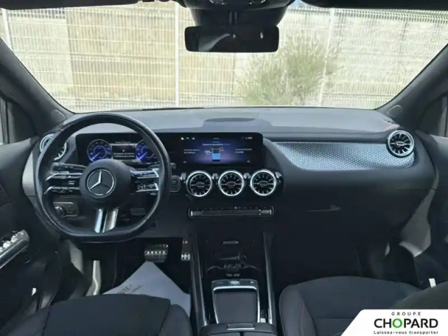 Mercedes Eqa 250+ — photo 12
