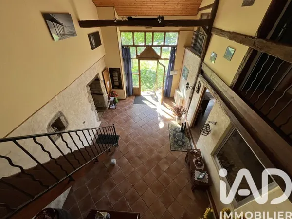 Maison 8 pièces 256 m²