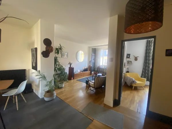DIJON VICTOR HUGO - APPARTEMENT RÉNOVÉ AVEC GRAND JARDIN - RARE EN CENTRE-VILLE