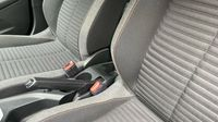 Peugeot 2008 1.2 PureTech 100ch S&S Style — photo 32