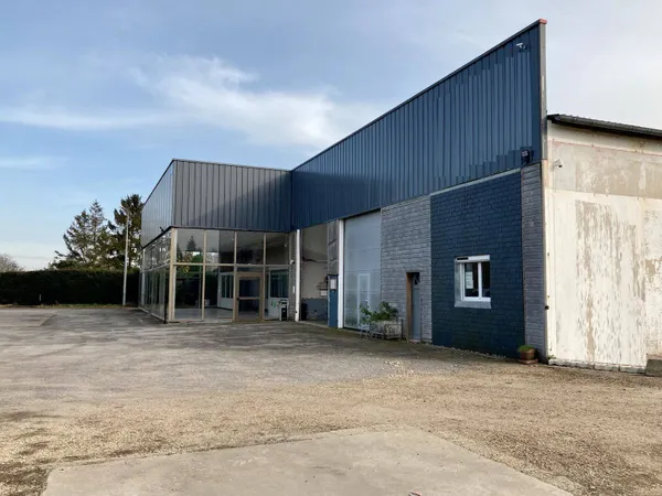 Local d'activité 790 m²