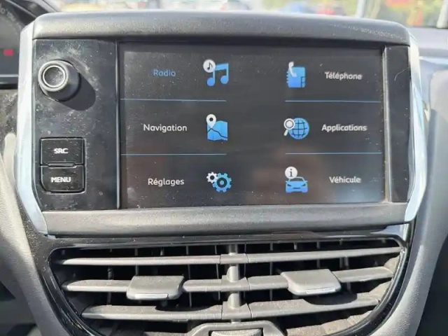 Peugeot 208 puretech 82ch s&amp;s bvm5 — photo 19