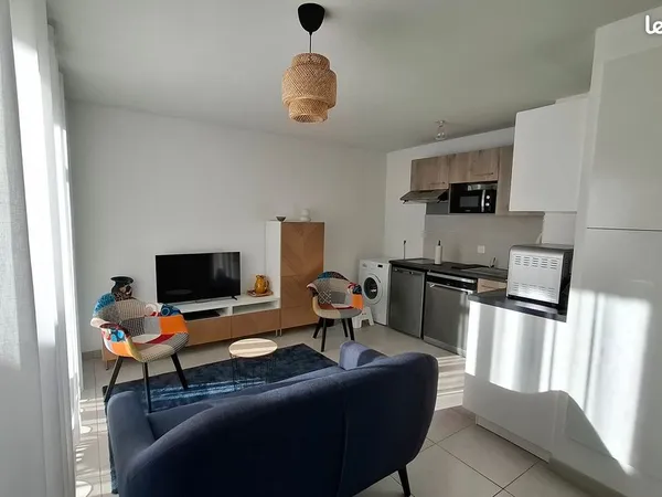 Appartement . 2 pièces . 44 m² . Étage 1