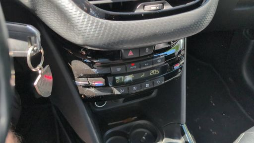 Peugeot 2008 1.2 Puretech 130 Crossway - Allure – 2019 – 78124 km – Essence – Boîte Manuelle — photo 13