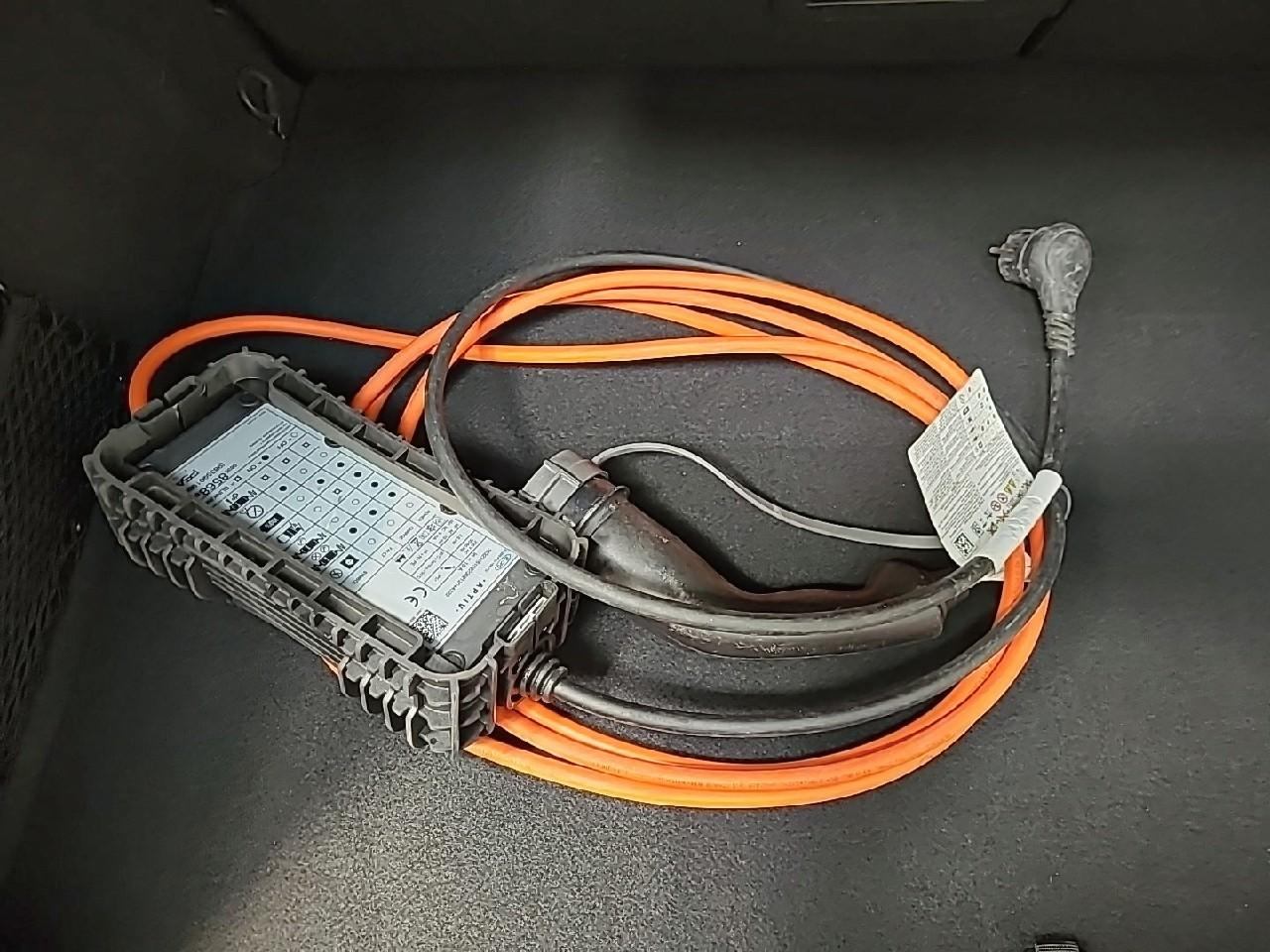 Peugeot 308 phev 180 e-eat8 allure pack — photo 17