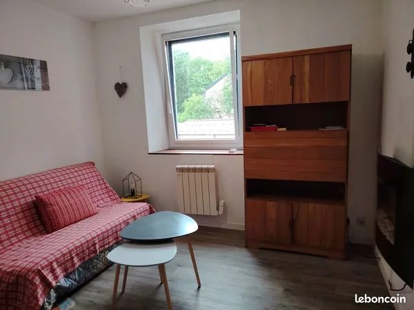 LOUE T2 dans maison jurassienne rénovée Lieudit Les Combes 39400 LONGCHAUMOIS