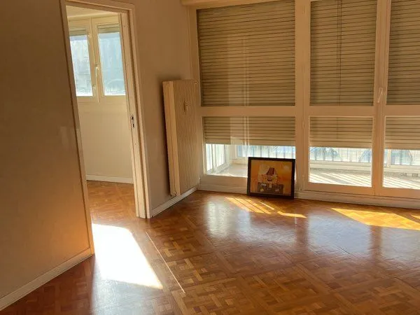 T4 72 m² avec loggia - Quartier Petite Hollande