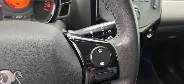 Peugeot 108 vti 72ch bvm5 — photo 96