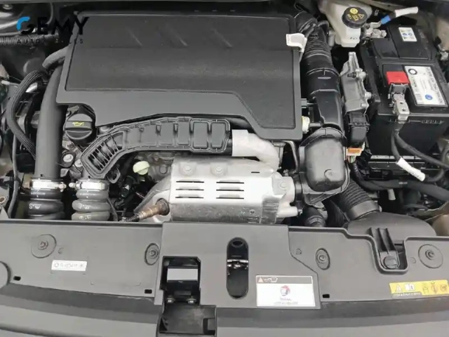 Peugeot 208 puretech 100 s&amp;s eat8 — photo 20