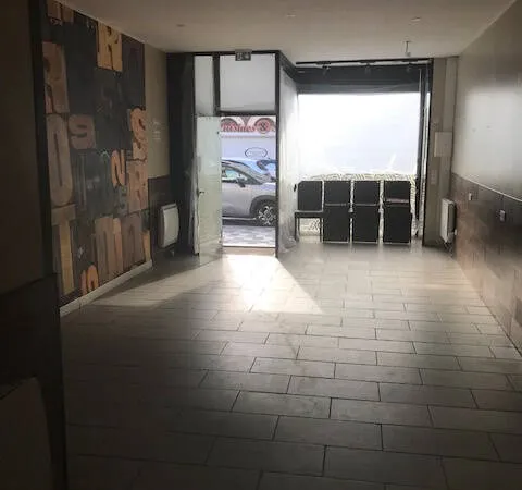 Immeuble avec rdc commercial