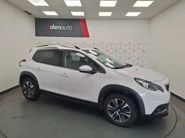 Peugeot 2008 1.2 puretech 110ch s&amp;s bvm5 — photo 14