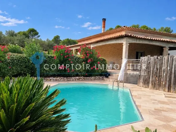 VAR (83) - À VENDRE - SALERNES - Villa atypique avec 5 chamb