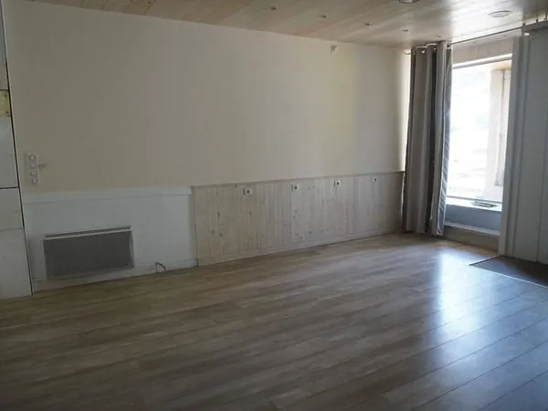 Local professionnel 67 m²