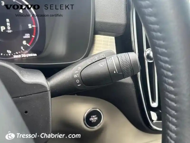 Volvo Xc40 d3 adblue 150 ch geartronic 8 momentum — photo 18