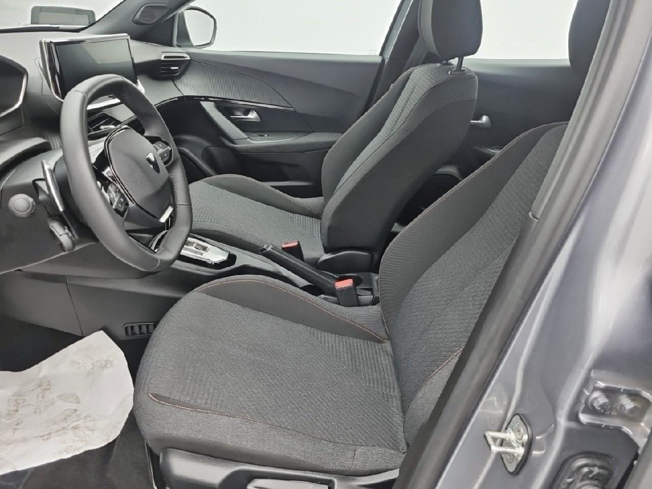 Peugeot 2008 hybrid 145 e-dcs6 style — photo 10