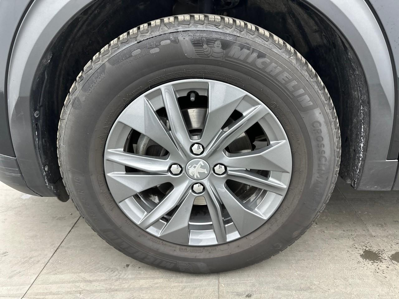 Peugeot 2008 puretech 100 s&s bvm6 style — photo 14