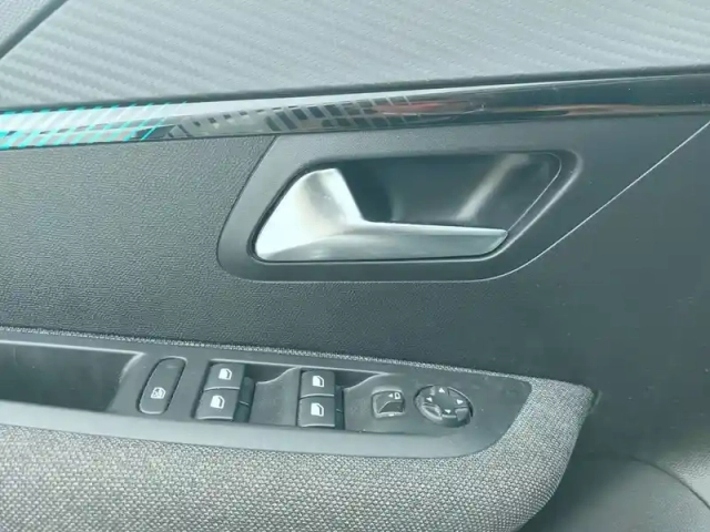 Peugeot 208 puretech 75 s&amp;s bvm5 — photo 40
