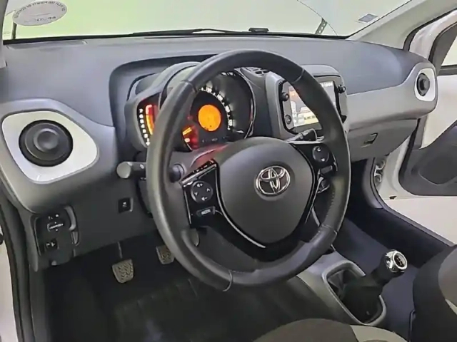 Toyota Aygo 1.0 vvt-i — photo 11