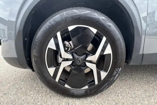 Peugeot 2008 hybrid 136 e-dcs6 — photo 28