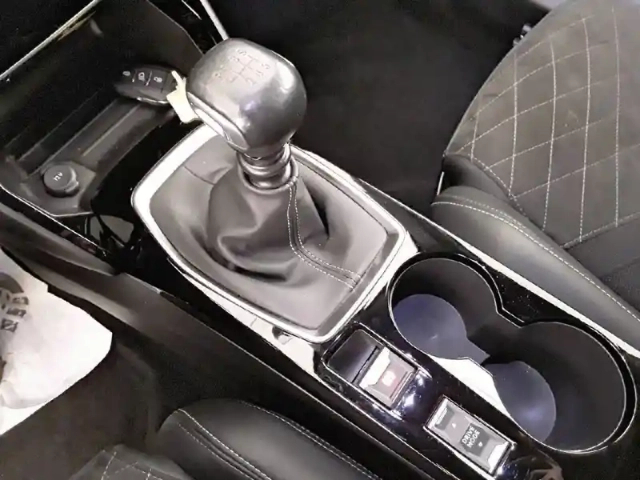 Peugeot 2008 puretech 130 s&amp;s bvm6 — photo 14