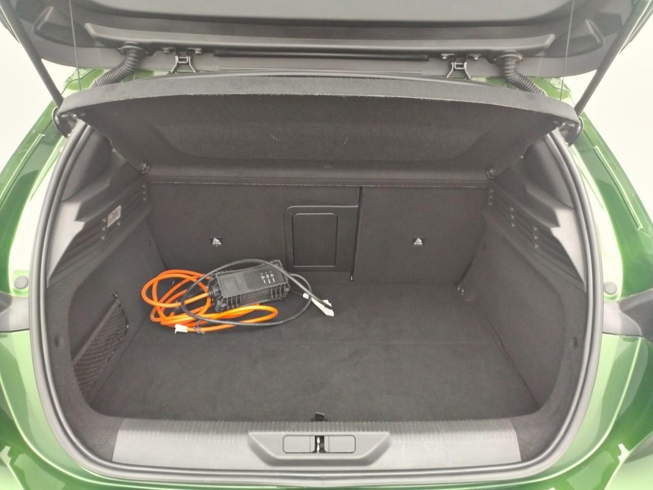 Peugeot 308 phev 180 e-eat8 gt — photo 14