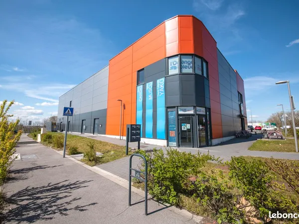 Local commercial Super emplacement Carvin zone commerciale