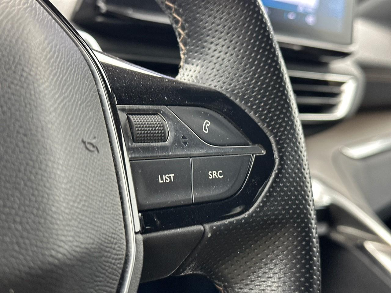 Peugeot 3008 hybrid4 300 e-eat8 gt — photo 19