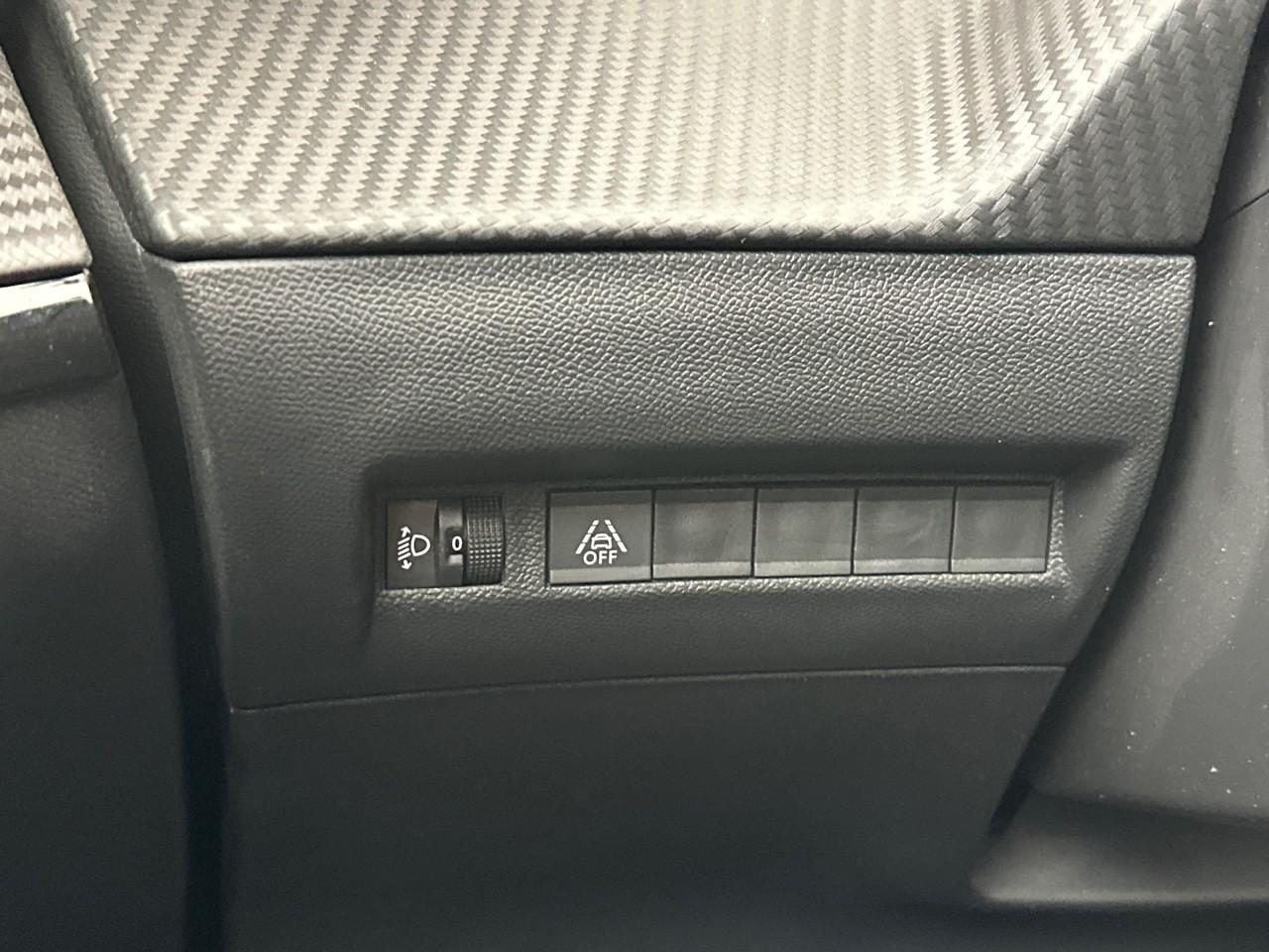 Peugeot 208 puretech 100 s&s bvm6 style — photo 16