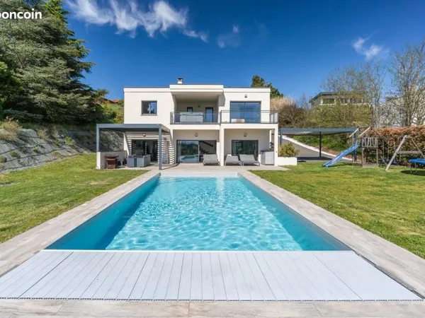Villa 6 pièces 190 m²