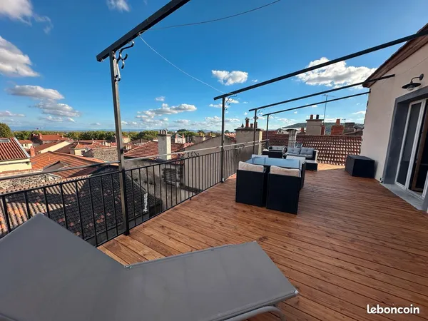 Très bel F2 meublé de 48 m2 avec terrasse et parking à RIOM