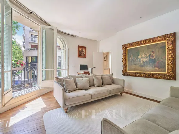 Appartement 6 pièces 209 m²