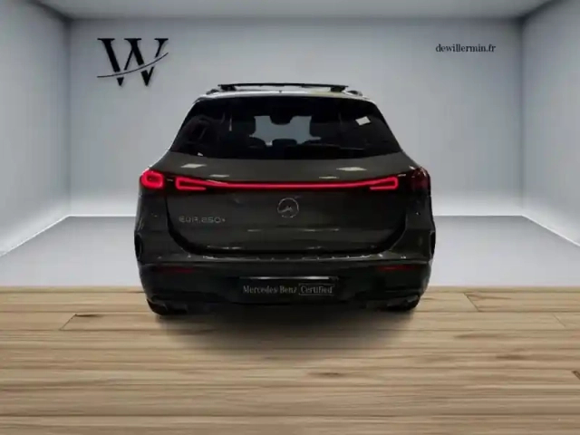 Mercedes Eqa 250+ amg line — photo 4