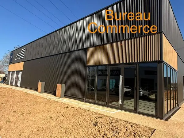 Local commercial Auchan St Cyr sur Loire