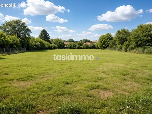 Terrain 9 000 m² Lescar
