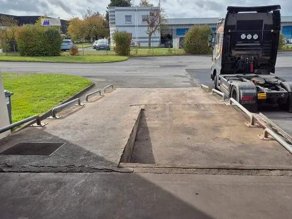 Loue 400m2 dans un entrepot logistique
