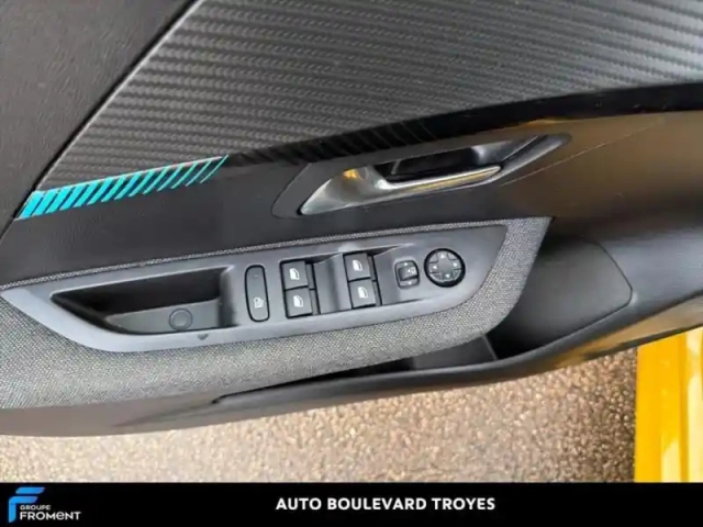Peugeot 208 1.2 puretech 100ch s&amp;s style — photo 15