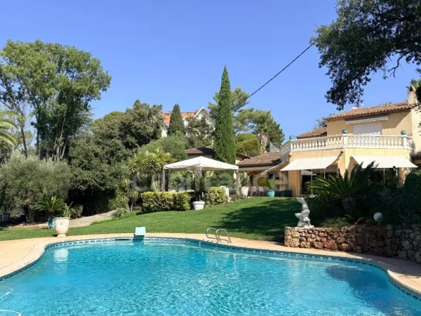 Propriété 6 pièces 300 m²
