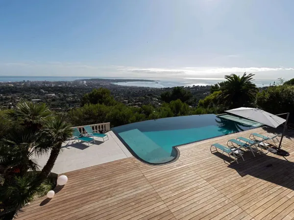 Maison 1 pièce 550 m²