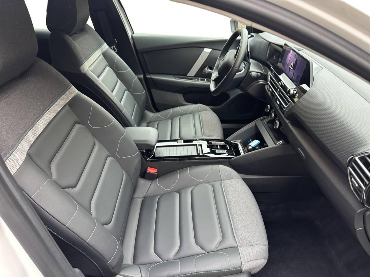 Citroën C4 puretech 130 eat8 max — photo 15