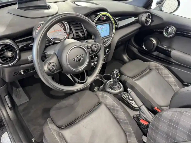 Mini Mini cabriolet cooper d 116 ch bva7 — photo 6